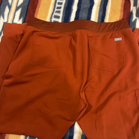 Figs Burnt Orange Scrub Set - Picture 11 of 13